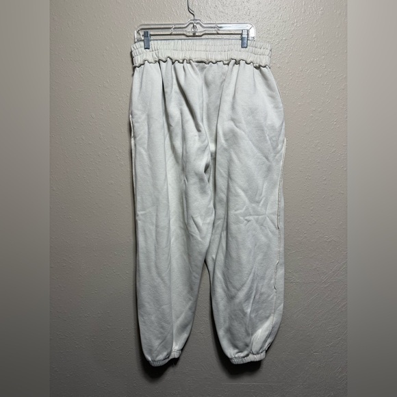 Boohoo Women's White Joggers - Picture 2 of 3